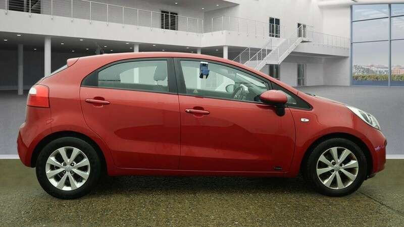 A 2014 KIA RIO VR7 A 2014 KIA RIO VR7
