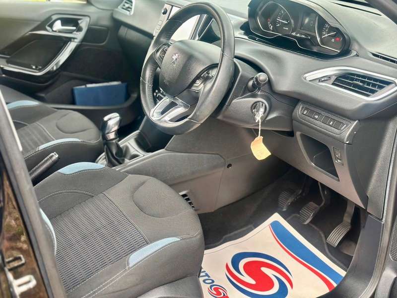 2015 PEUGEOT 208 2015 PEUGEOT 208
