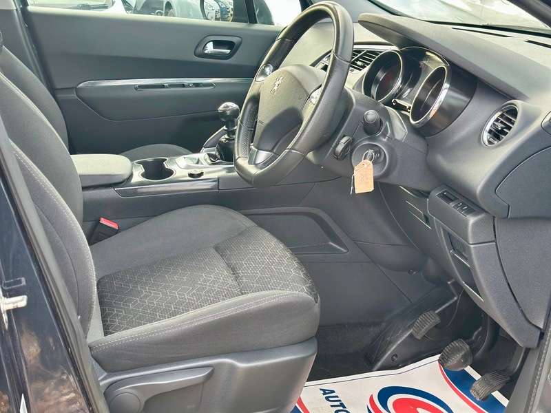 2015 PEUGEOT 3008 2015 PEUGEOT 3008