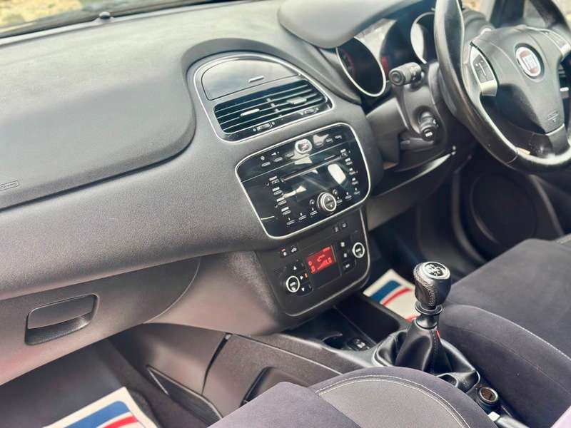 2014 FIAT PUNTO 2014 FIAT PUNTO