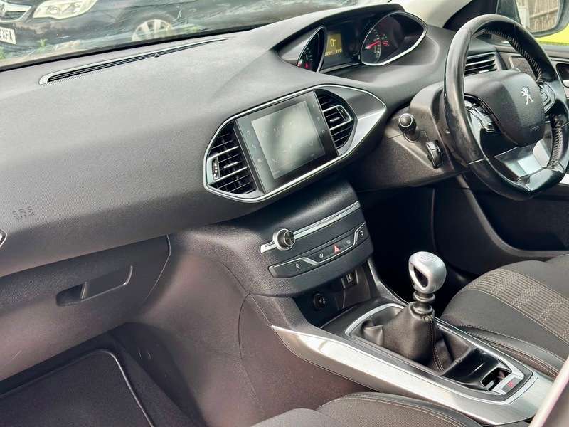 2018 PEUGEOT 308 2018 PEUGEOT 308