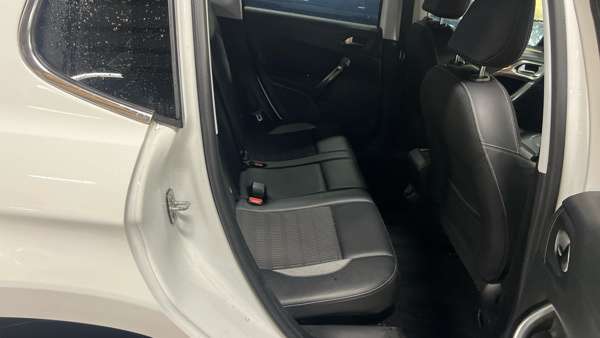 2016 PEUGEOT 2008 2016 PEUGEOT 2008