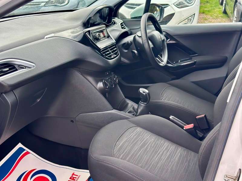 2016 PEUGEOT 208 2016 PEUGEOT 208