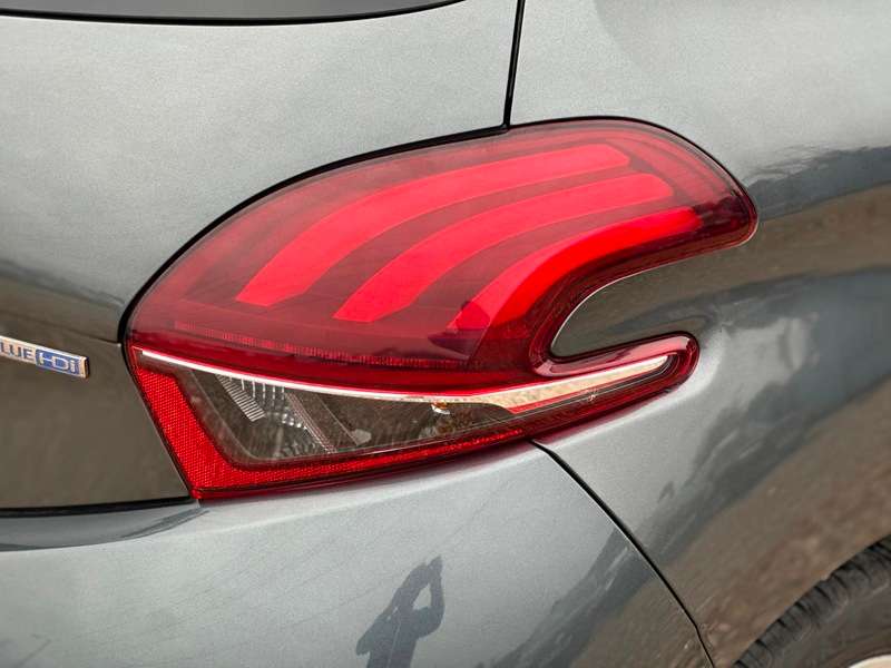 2015 PEUGEOT 208 2015 PEUGEOT 208