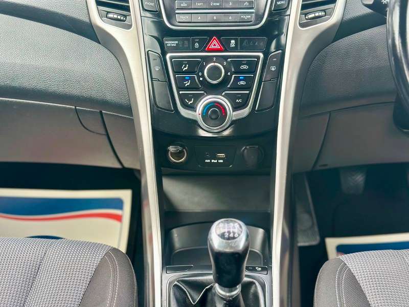 2015 HYUNDAI I30 2015 HYUNDAI I30