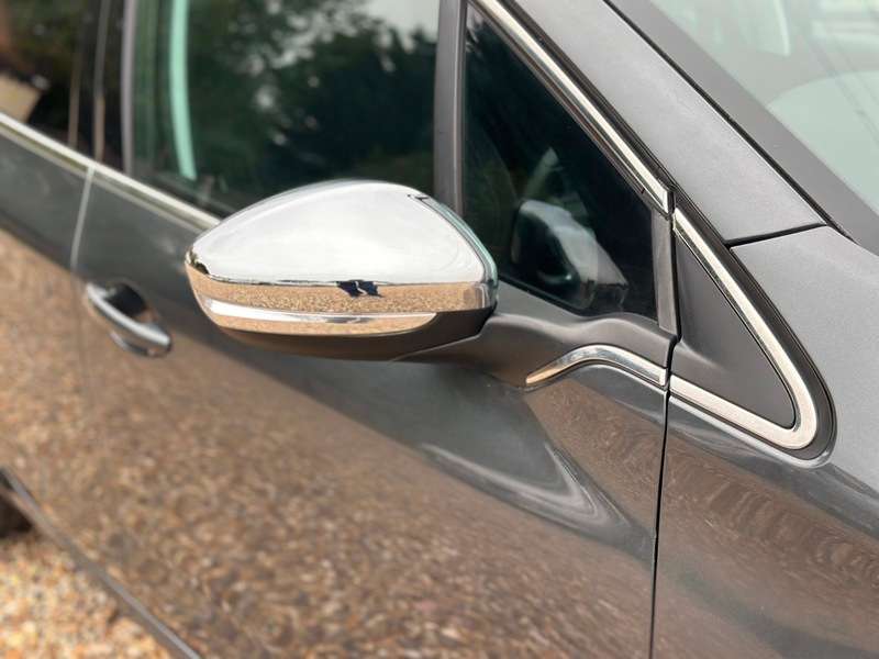 2015 PEUGEOT 208 2015 PEUGEOT 208