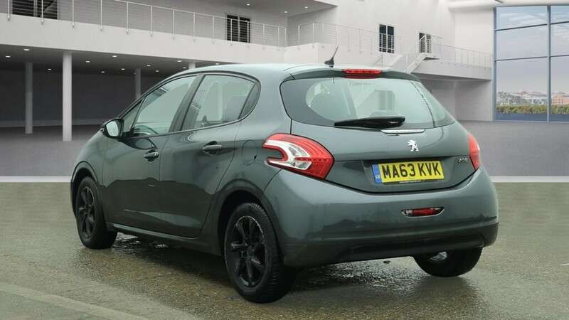 A 2013 PEUGEOT 208 ACTIVE A 2013 PEUGEOT 208 ACTIVE