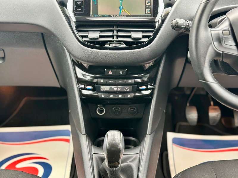 2013 PEUGEOT 208 2013 PEUGEOT 208