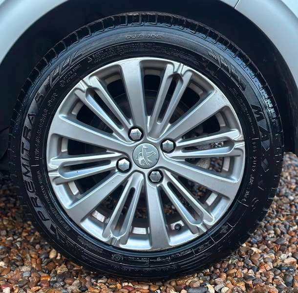 2015 PEUGEOT 208 2015 PEUGEOT 208