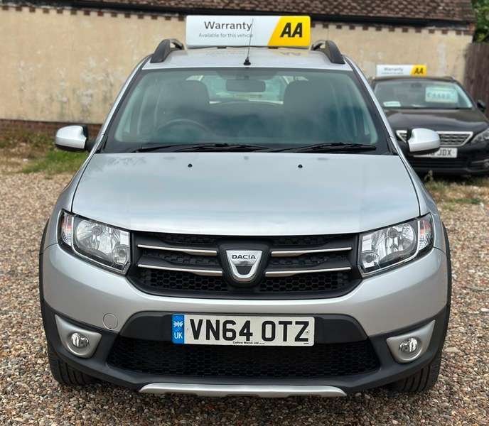 A 2014 DACIA SANDERO STEPWAY LAUREATE DCI A 2014 DACIA SANDERO STEPWAY LAUREATE DCI