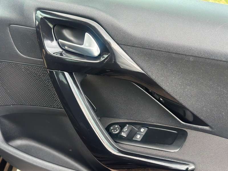 2015 PEUGEOT 208 2015 PEUGEOT 208