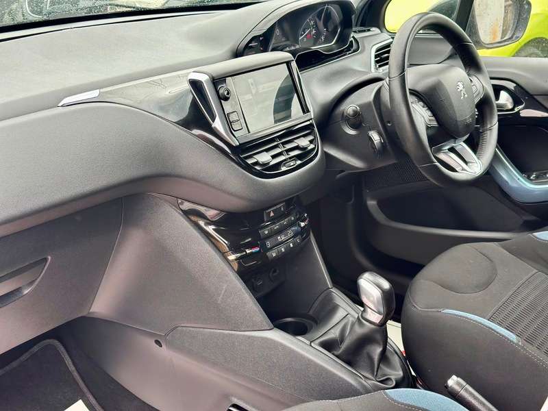 2013 PEUGEOT 208 2013 PEUGEOT 208