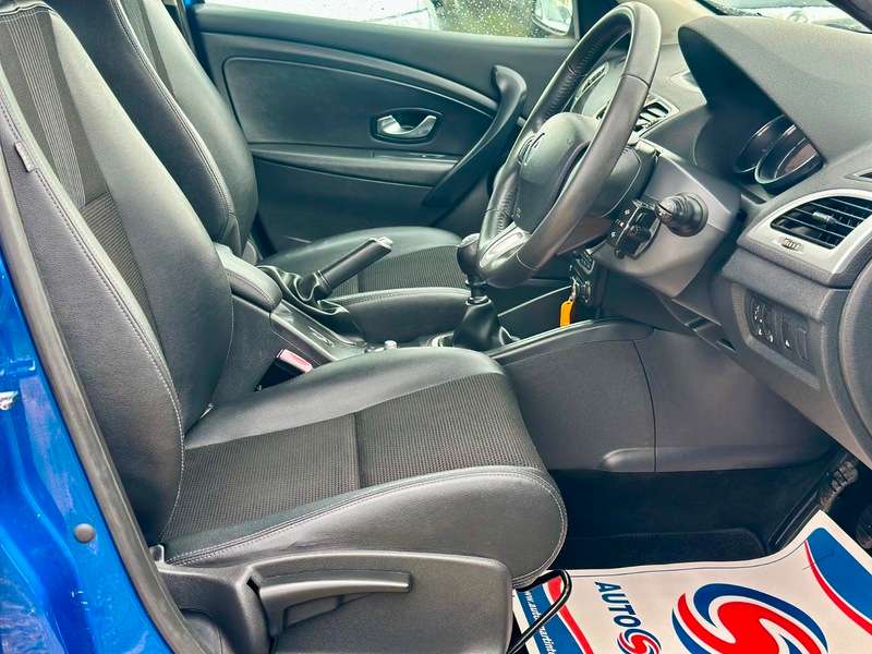 2010 RENAULT MEGANE 2010 RENAULT MEGANE