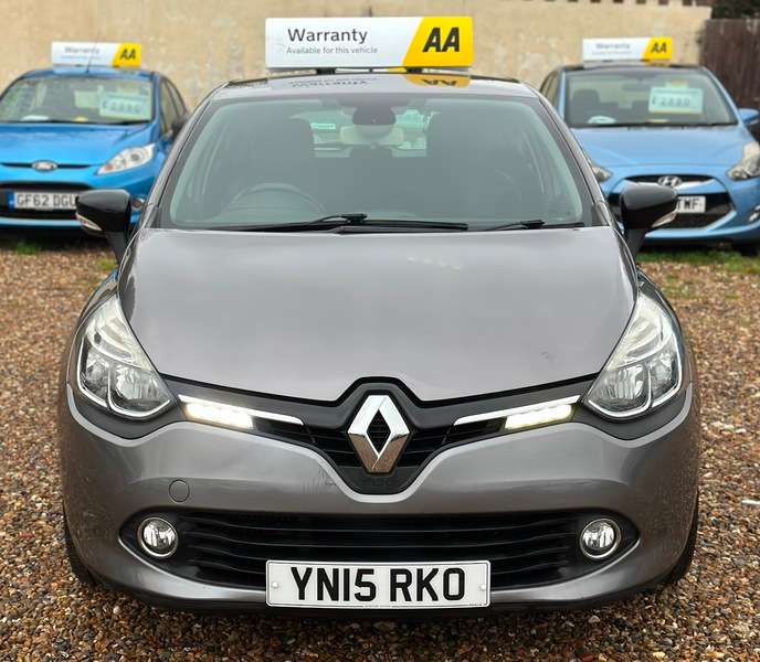 A 2015 RENAULT CLIO DYNAMIQUE MEDIANAV ENERGY DCI S/S A 2015 RENAULT CLIO DYNAMIQUE MEDIANAV ENERGY DCI S/S