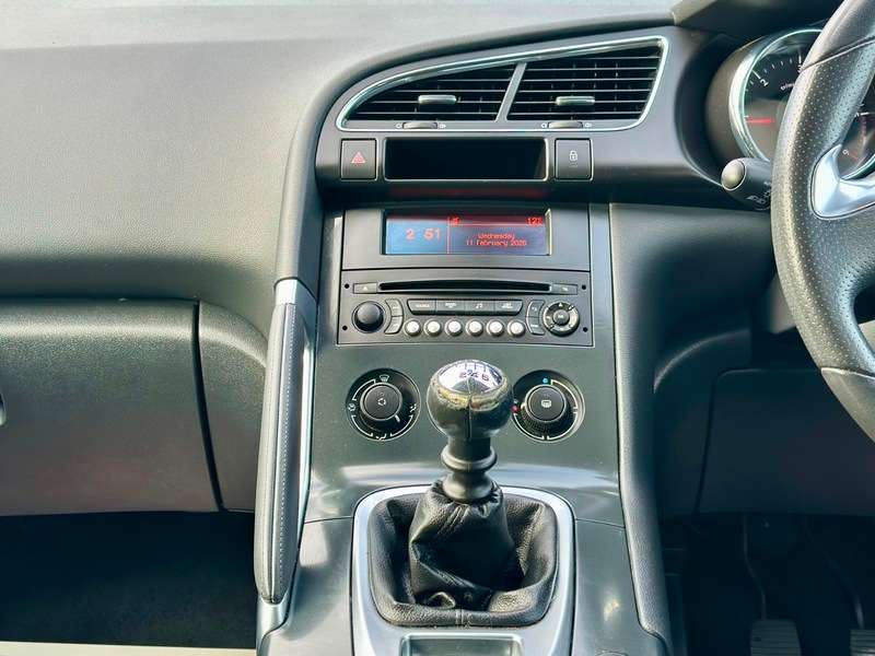 2015 PEUGEOT 3008 2015 PEUGEOT 3008