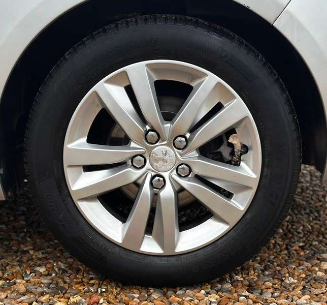 2016 PEUGEOT 308 2016 PEUGEOT 308