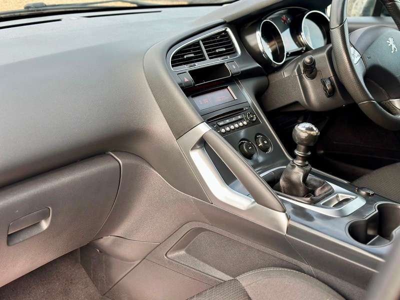 2015 PEUGEOT 3008 2015 PEUGEOT 3008