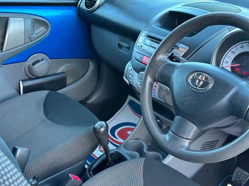 2011 TOYOTA AYGO 2011 TOYOTA AYGO