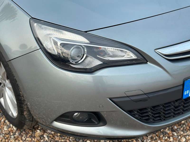 A 2013 VAUXHALL ASTRA GTC SRI CDTI S/S A 2013 VAUXHALL ASTRA GTC SRI CDTI S/S