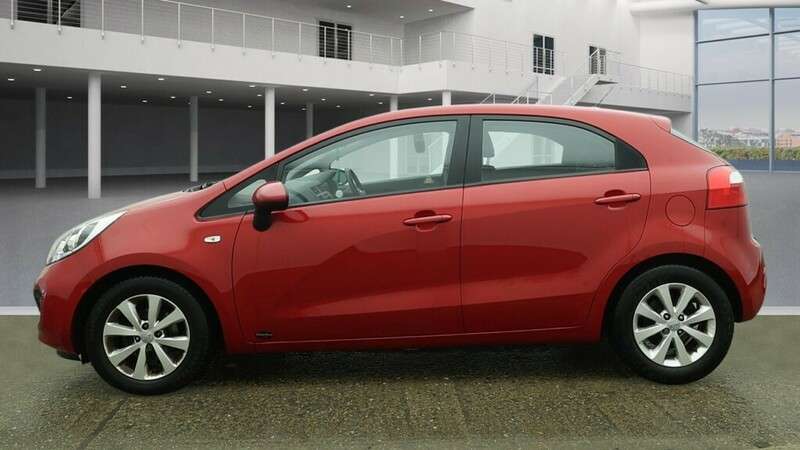 A 2014 KIA RIO VR7 A 2014 KIA RIO VR7