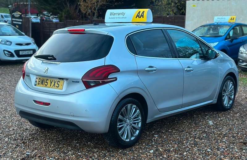 2015 PEUGEOT 208 2015 PEUGEOT 208