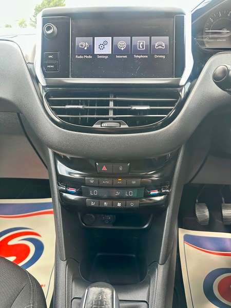 2015 PEUGEOT 208 2015 PEUGEOT 208