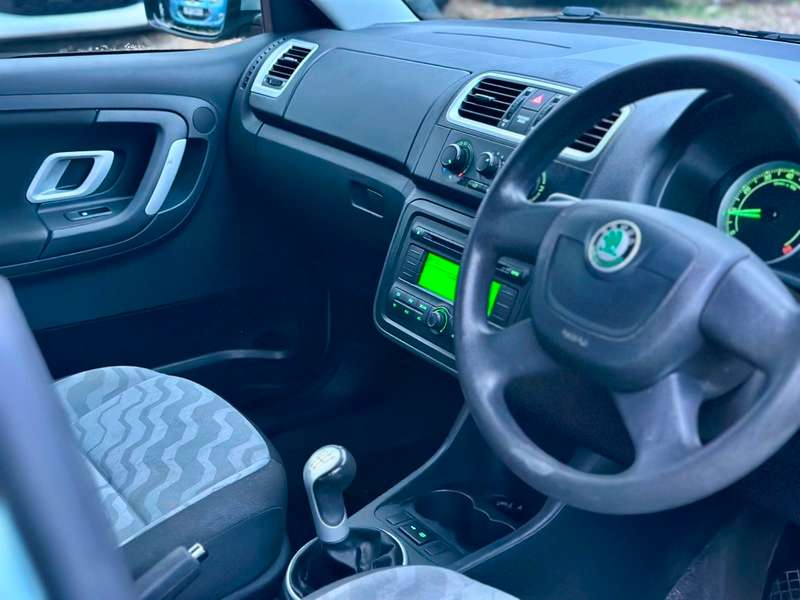 2010 SKODA FABIA 2010 SKODA FABIA