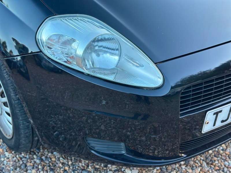 A 2007 FIAT GRANDE PUNTO ACTIVE A 2007 FIAT GRANDE PUNTO ACTIVE