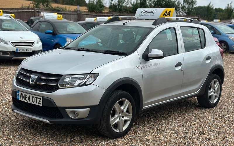 A 2014 DACIA SANDERO STEPWAY LAUREATE DCI A 2014 DACIA SANDERO STEPWAY LAUREATE DCI