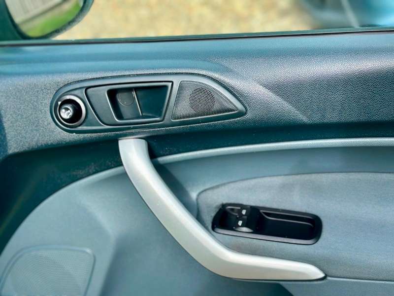 2010 FORD FIESTA 2010 FORD FIESTA