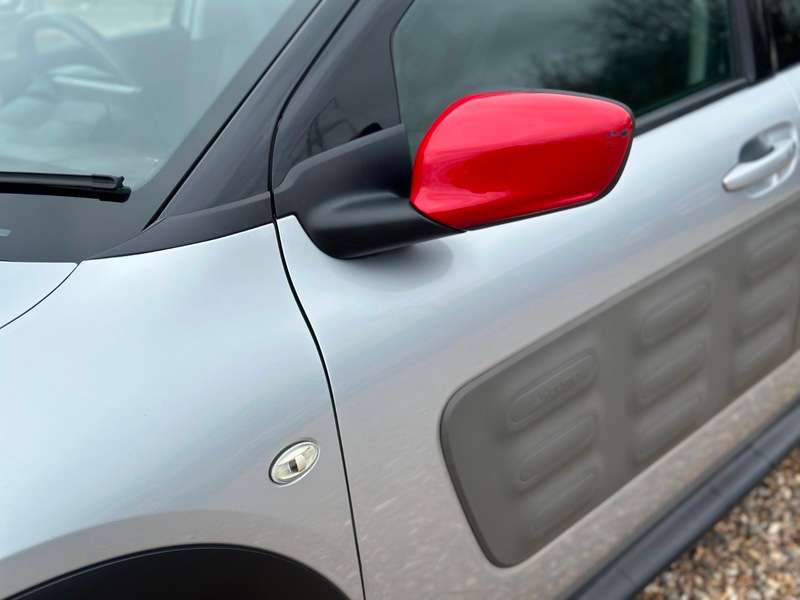 A 2016 CITROEN C4 CACTUS PURETECH FEEL A 2016 CITROEN C4 CACTUS PURETECH FEEL