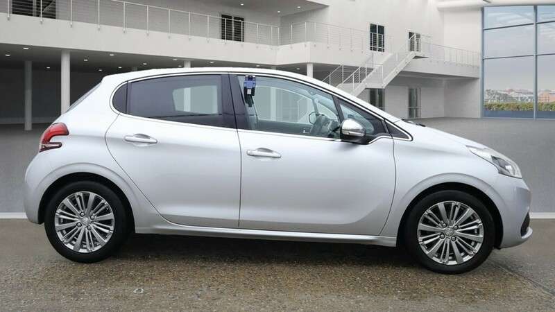 2015 PEUGEOT 208 2015 PEUGEOT 208