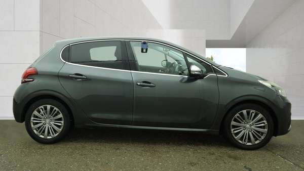 2015 PEUGEOT 208 2015 PEUGEOT 208