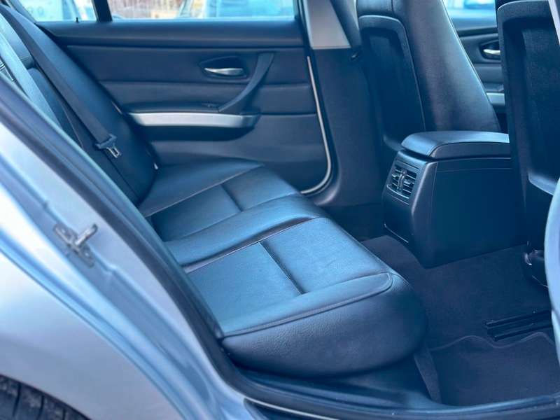 2011 BMW 3 SERIES 2011 BMW 3 SERIES