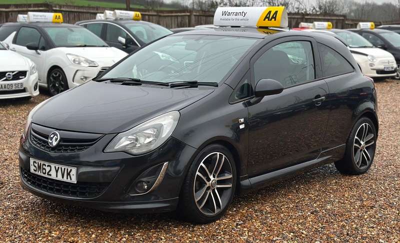 A 2013 VAUXHALL CORSA BLACK EDITION A 2013 VAUXHALL CORSA BLACK EDITION
