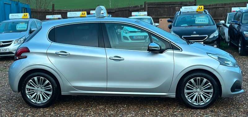 2015 PEUGEOT 208 2015 PEUGEOT 208