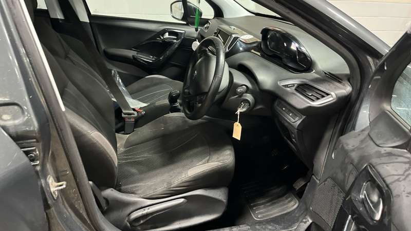 2013 PEUGEOT 208 2013 PEUGEOT 208