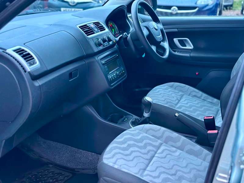 2010 SKODA FABIA 2010 SKODA FABIA