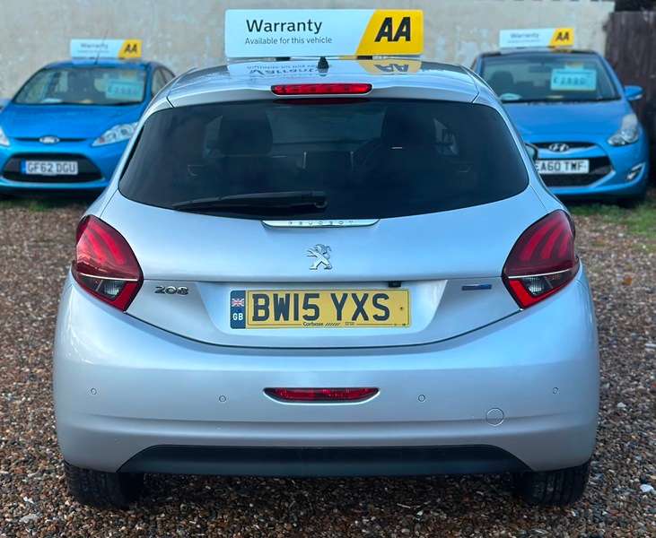 2015 PEUGEOT 208 2015 PEUGEOT 208