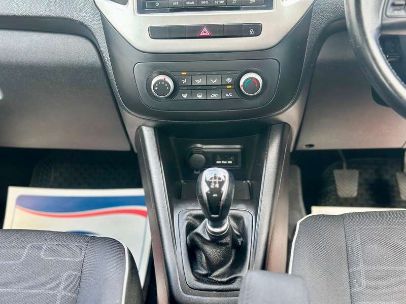 2015 KIA VENGA 2015 KIA VENGA