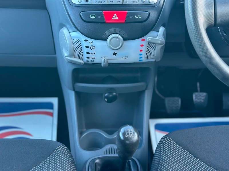 2011 TOYOTA AYGO 2011 TOYOTA AYGO