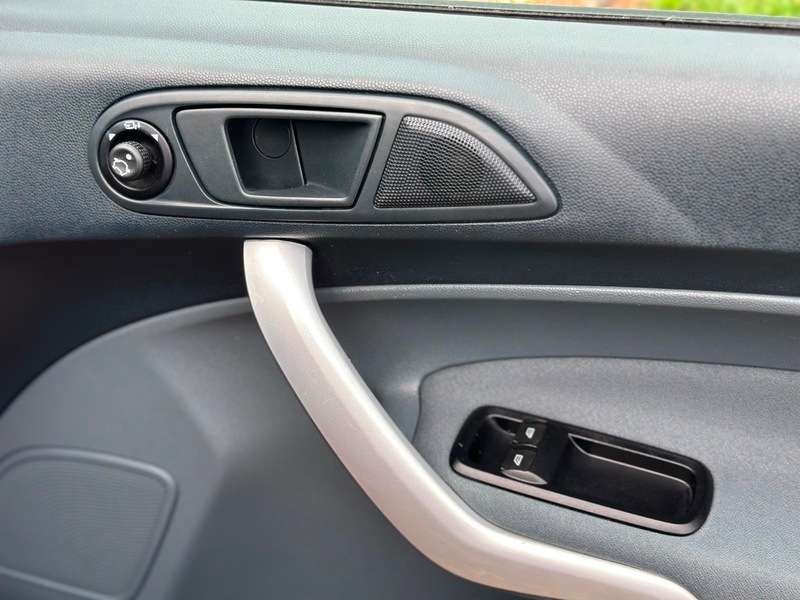 2010 FORD FIESTA 2010 FORD FIESTA