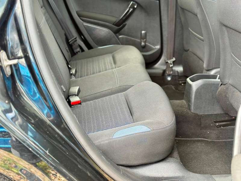 2013 PEUGEOT 208 2013 PEUGEOT 208