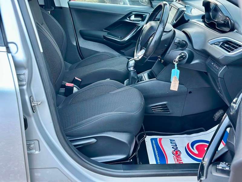 2015 PEUGEOT 208 2015 PEUGEOT 208