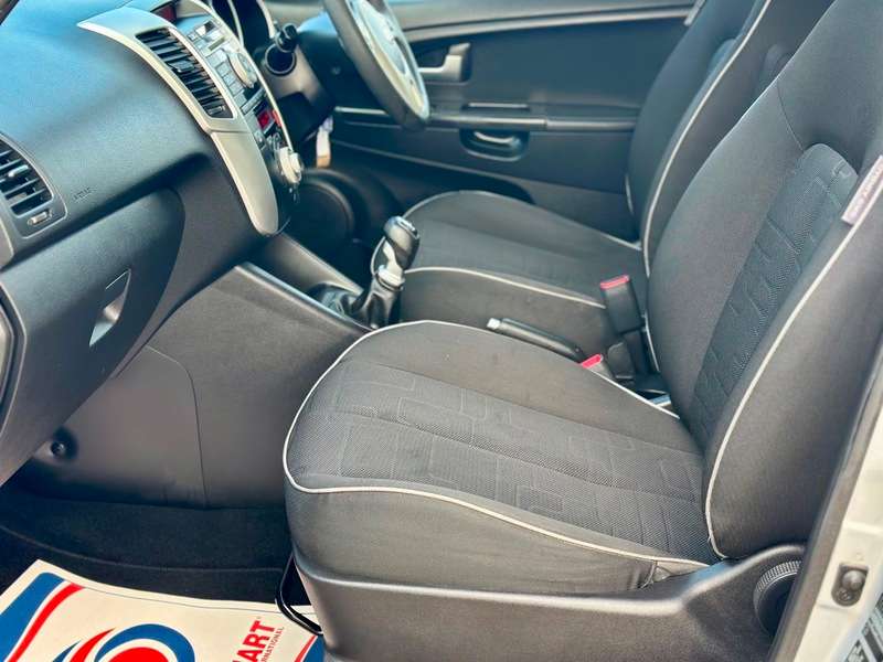 2010 KIA VENGA 2010 KIA VENGA