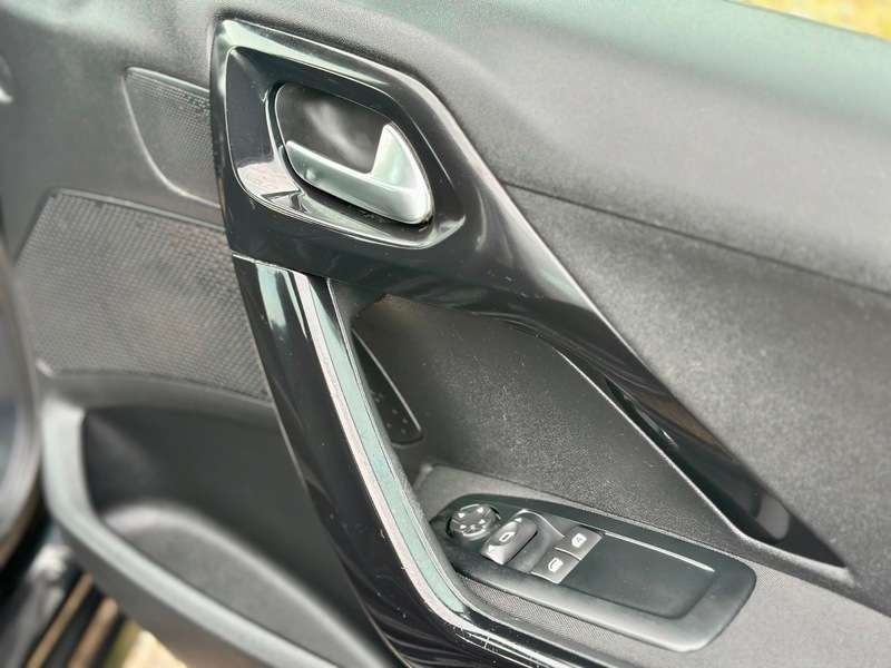 2016 PEUGEOT 208 2016 PEUGEOT 208