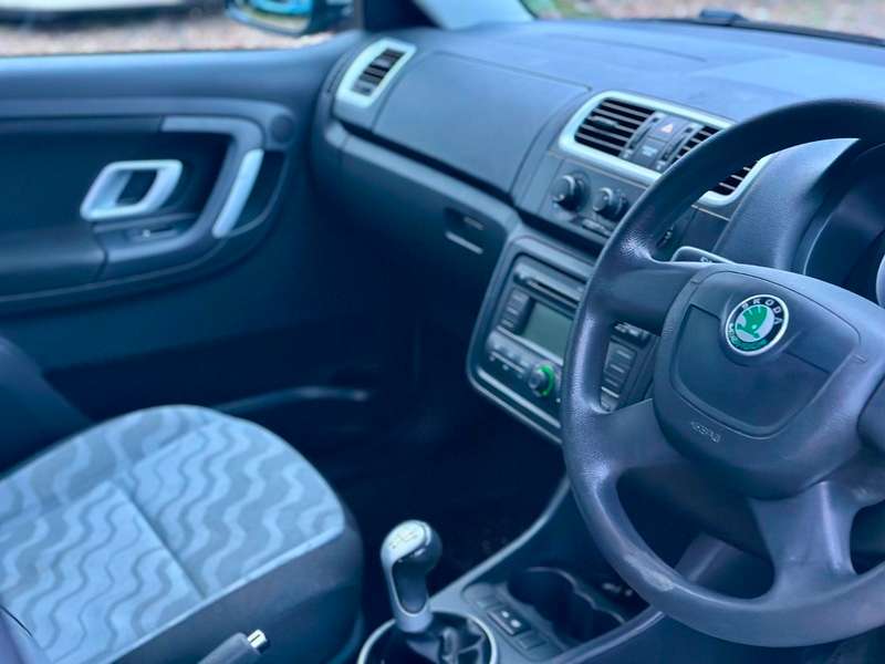 2010 SKODA FABIA 2010 SKODA FABIA