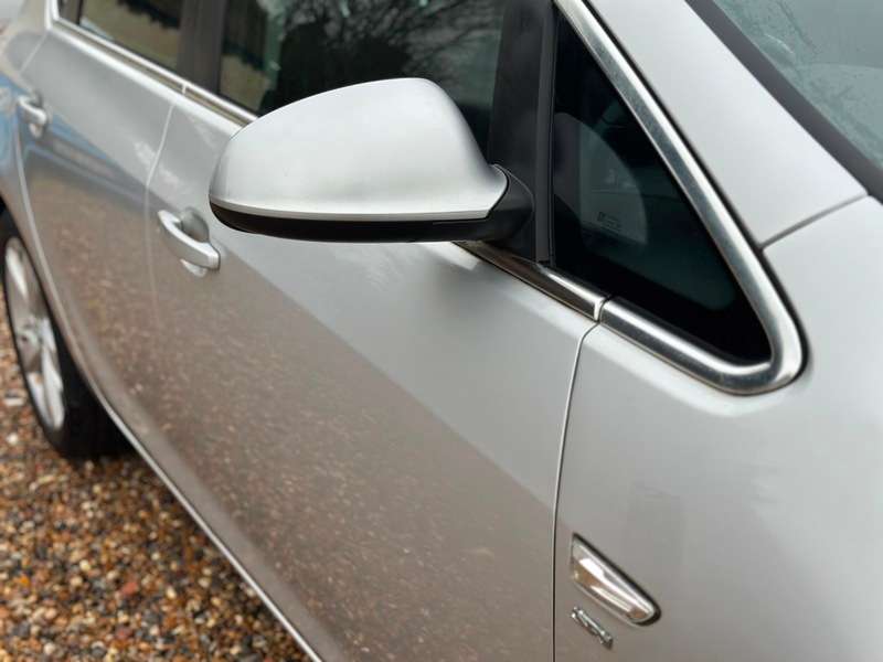 A 2014 VAUXHALL ASTRA SRI A 2014 VAUXHALL ASTRA SRI