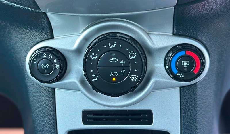 2012 FORD FIESTA 2012 FORD FIESTA