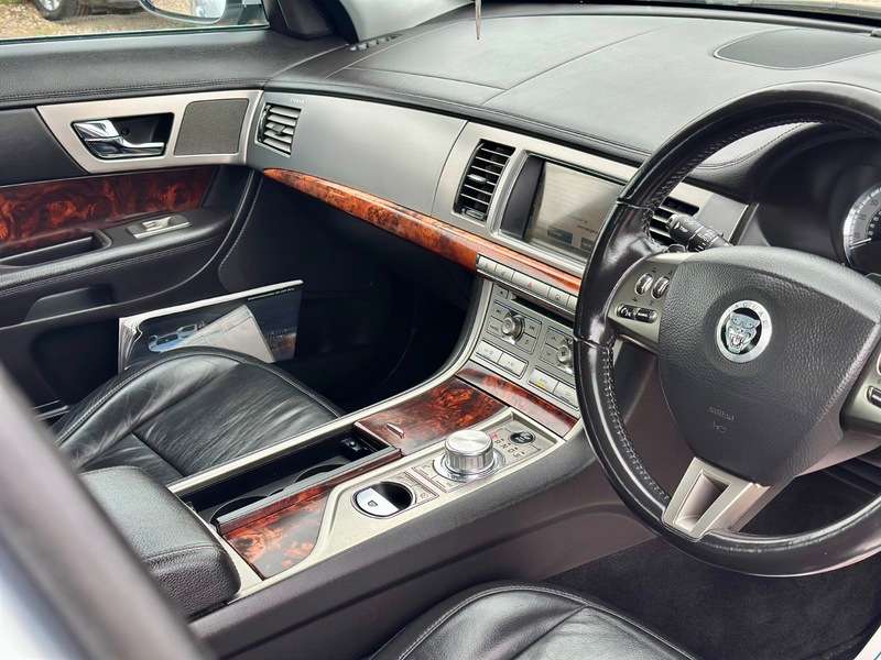 2010 JAGUAR XF 2010 JAGUAR XF